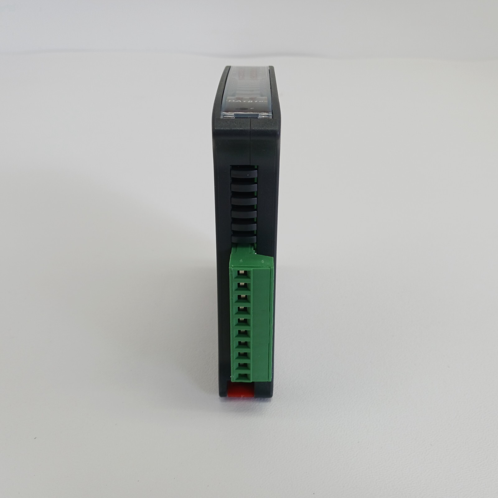Modbus TCP with 8 Digital inputs and 8 PNP Digital Outputs DAT8188