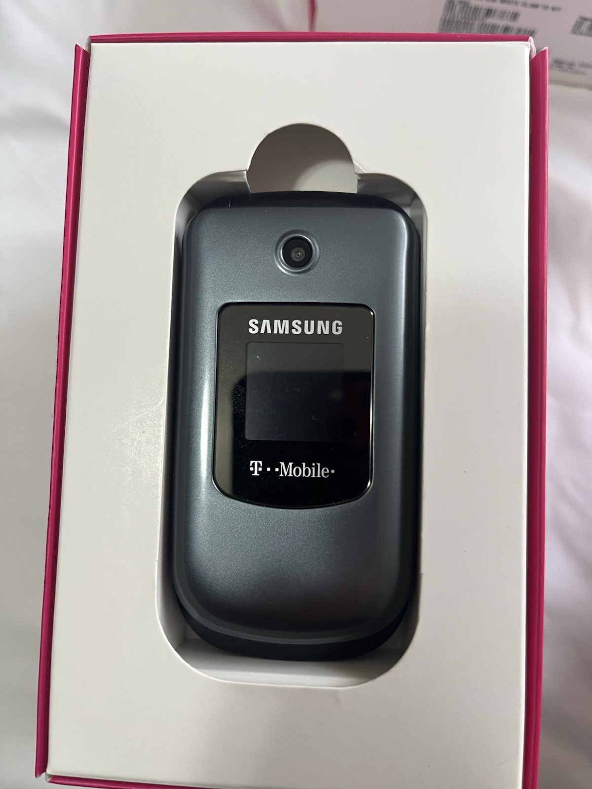Cellphones and electronics lot