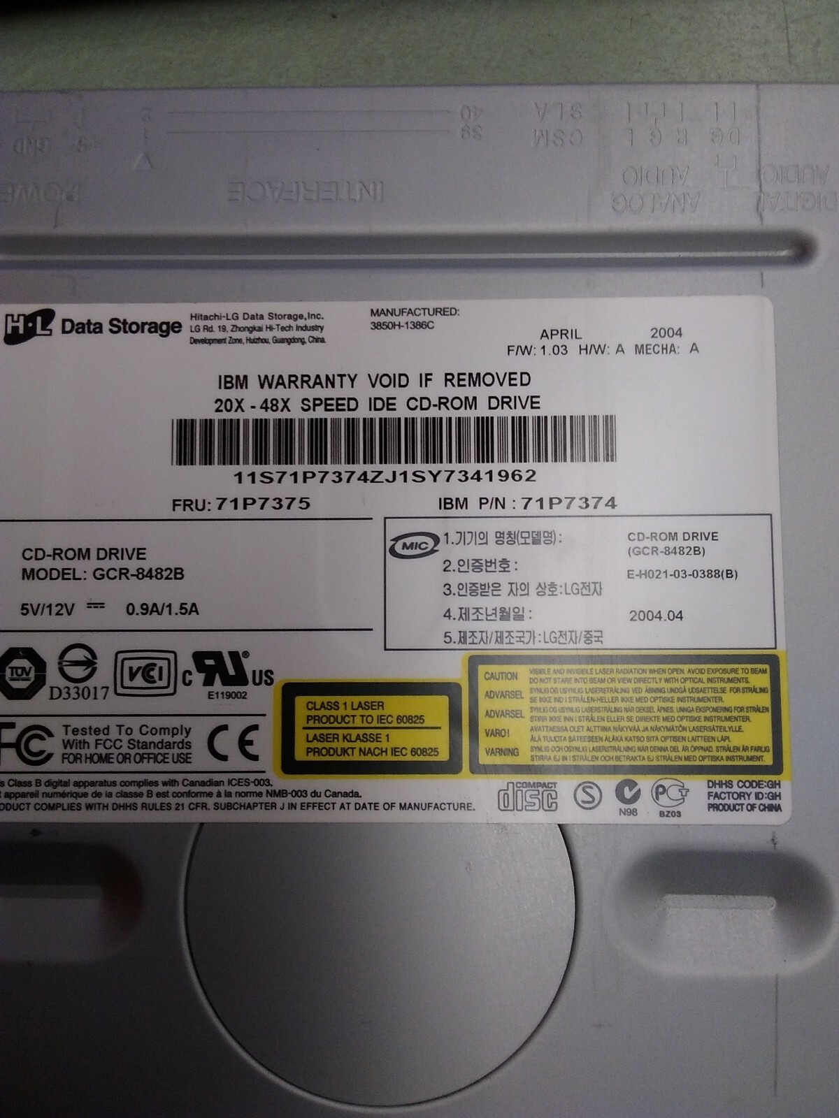 HITACHI GCR-8482B CD-ROM Drive COMPACT DISC 71P7375