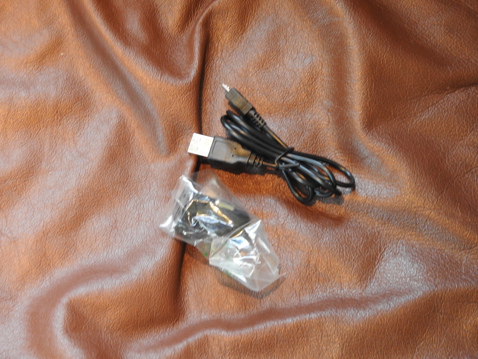 Original Plantronics Fast USB Car Charger 84390-01 SIL-C05100A