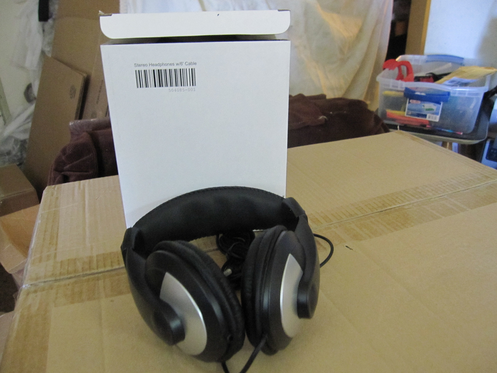 Box Of 30 NEW Big Size Stereo Headphones 6′ Cable With Volume Control 504085-001