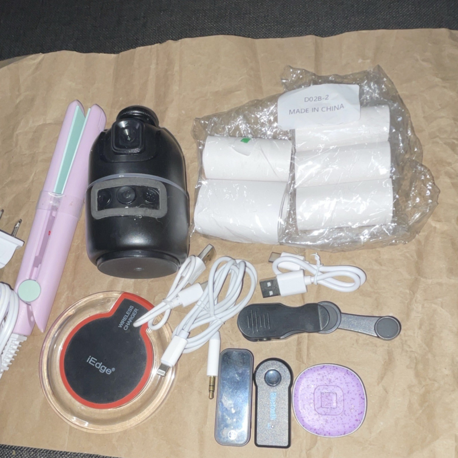 Lot of electronics:1 T TOK TAP TAP .1 mini hair straightener :BLUETOOTH