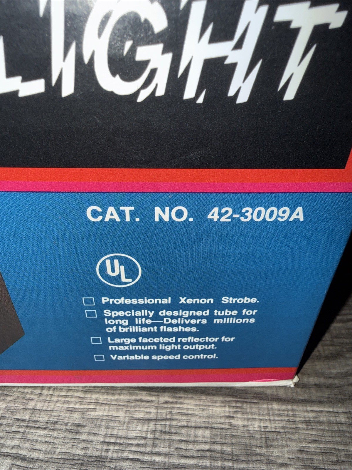 Vintage Realistic Wide Angle Strobe Light Walnut Veneer Finish 42-3009A w/ Box