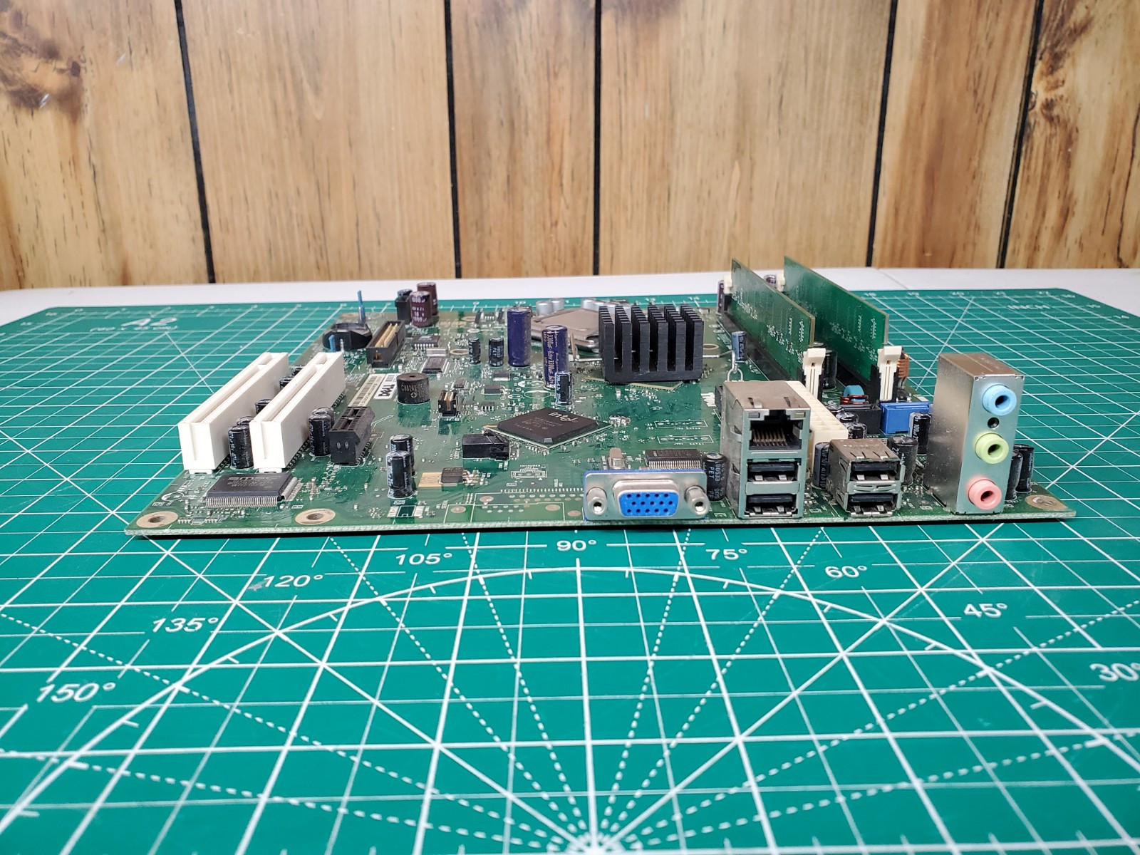 Genuine Dell Dimension E310 Motherboard (CN-0JC474) 1GB RAM, 2.80 pentium 4 Cpu