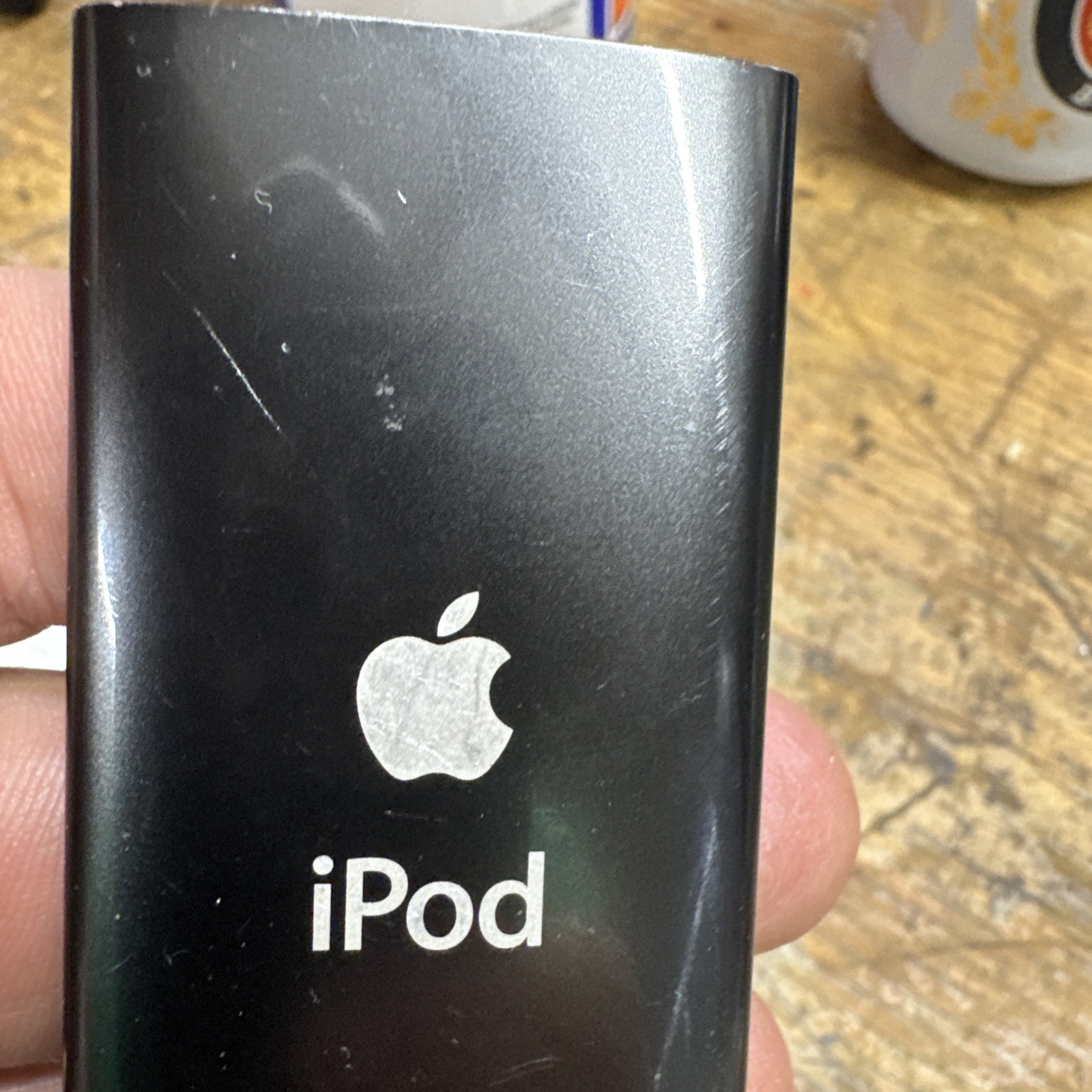 APPLE iPod Nano 5th Gen A1320 With Ear Pods Untested No Charger