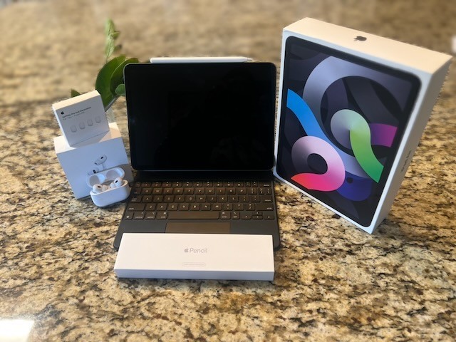 Apple iPad Air 4 256GB + Magic Keyboard + AirPods Pro 2 + Apple Pencil 2