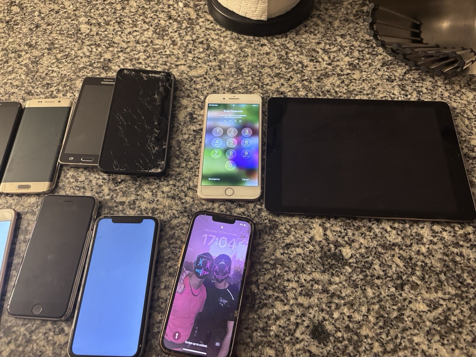 Mixed Lot of Random Electronics Used Parts or Repair Only