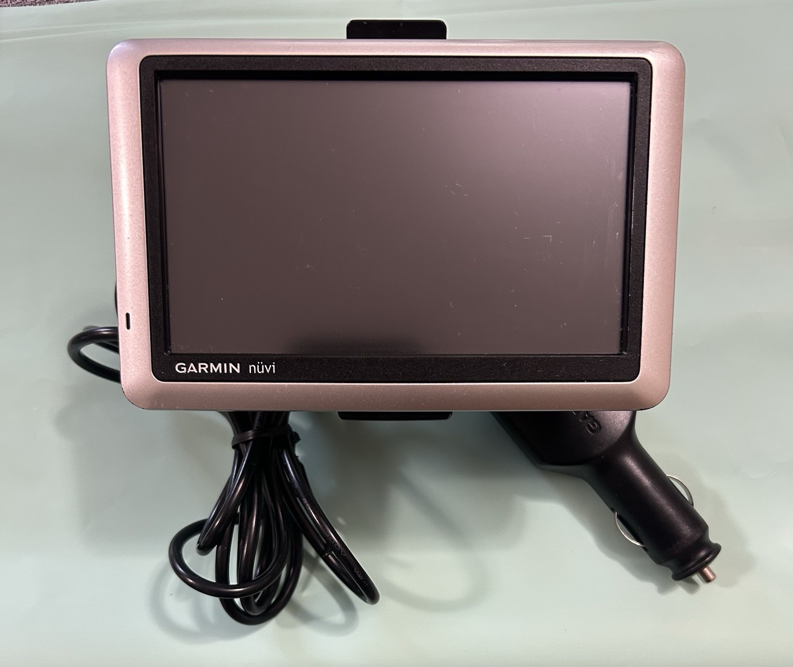 Garmin nüvi 1450 5″ Automotive GPS with Car Charger and Mounting Kit bundle