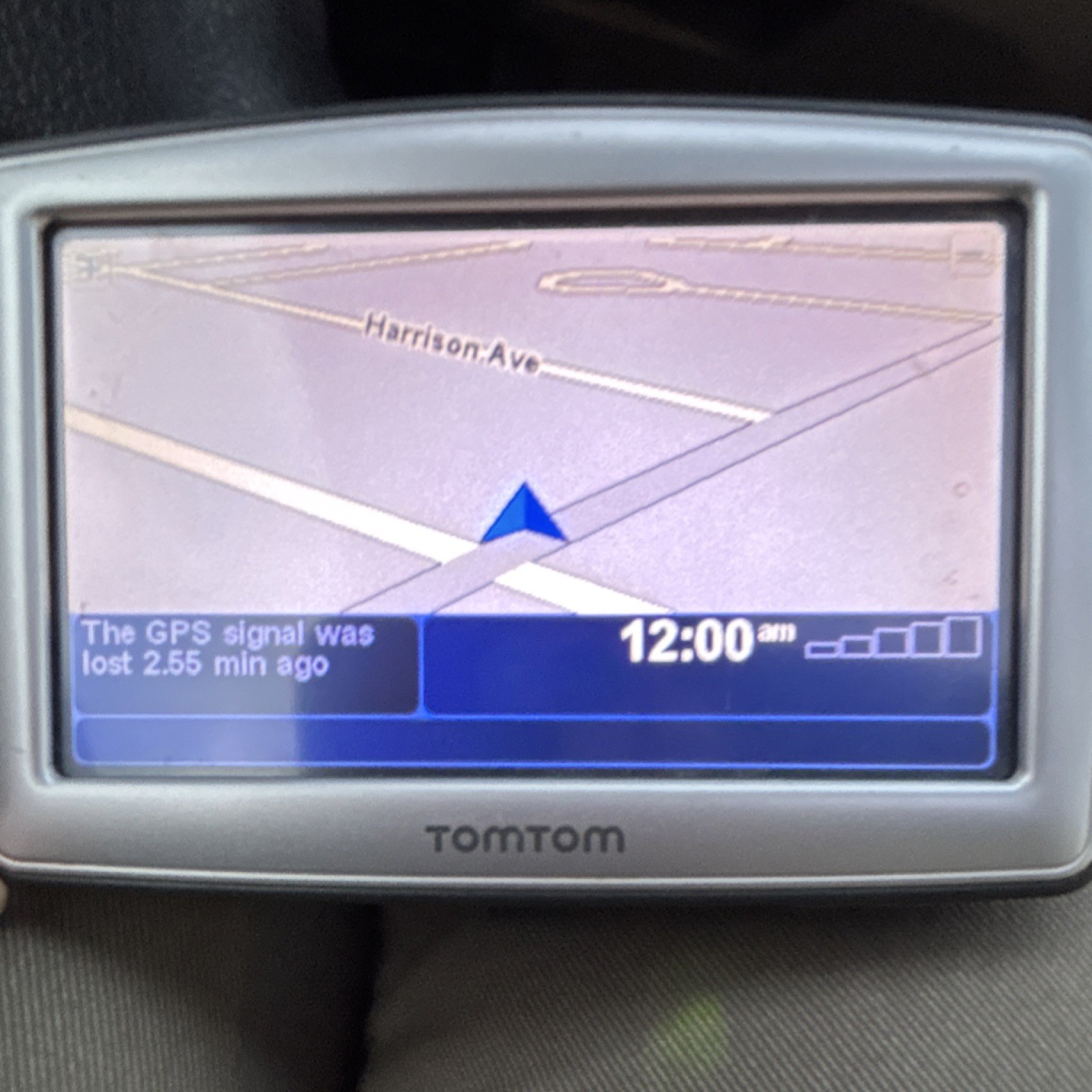 TomTom XL Automotive Mountable GPS Unit Touch Screen Interface Car Charger