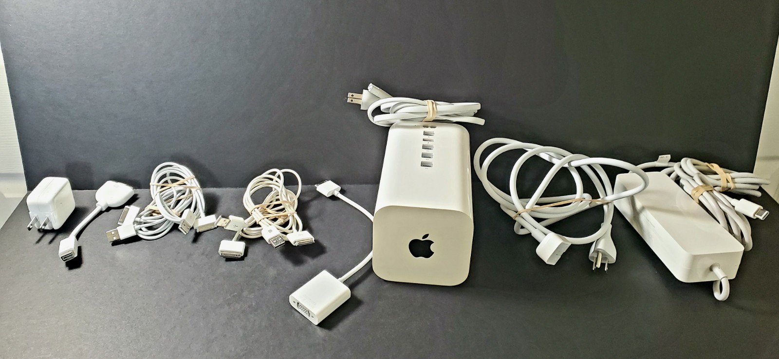 apple accessories Lot Of 10