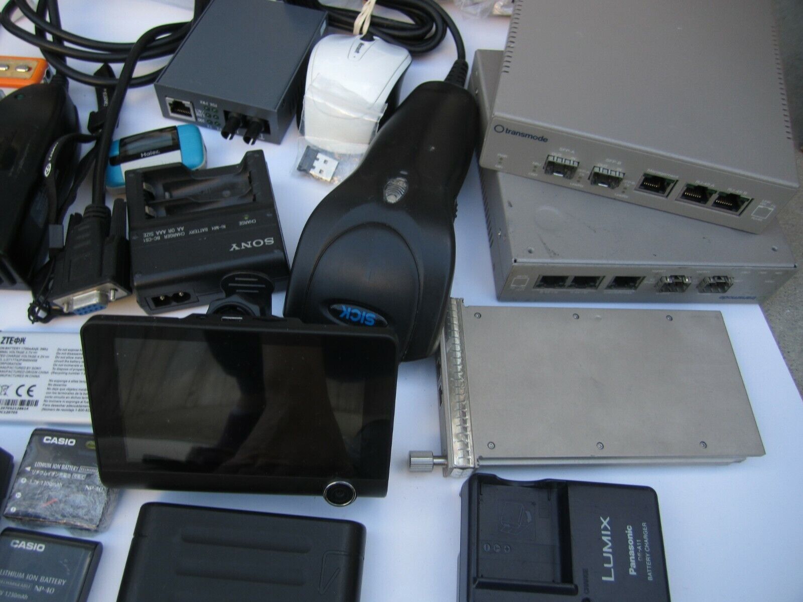 Mixed Lot of Electronics, remotes, Batteries, speaker more..50 pcs C