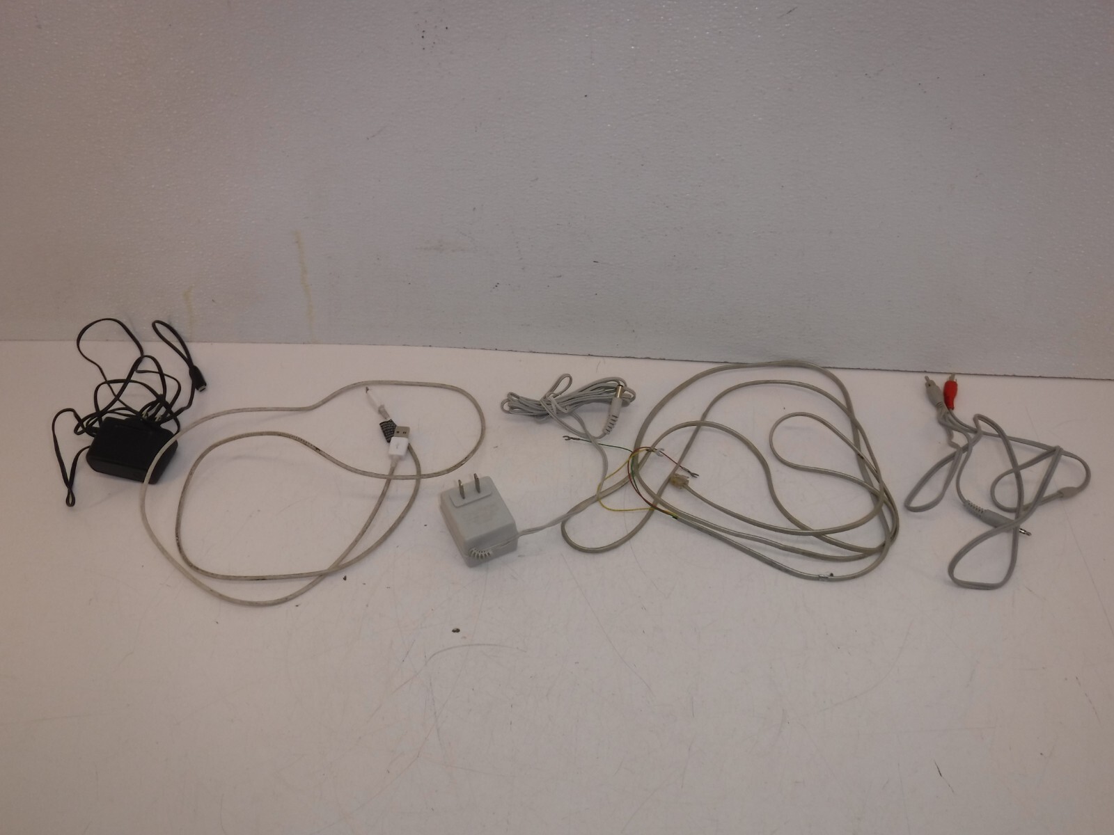 Mixed Lot of Cords AC Adapter Electronics Cables