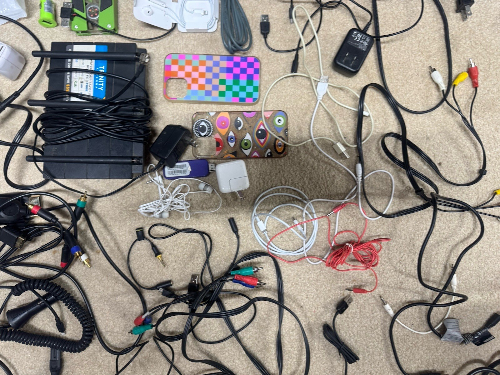 Mixed Lot – Earphones, Charging Cables, Wall Adapters, Cord, Power Cords, Plugs