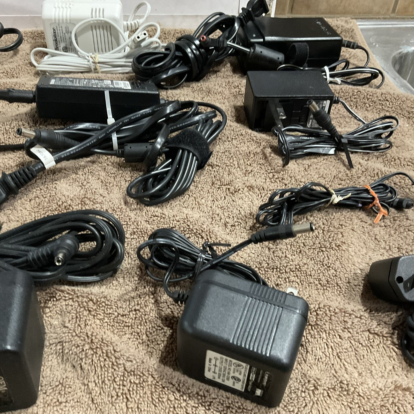 VINTAGE BUNDLE (10) AC APPLIANCE CHARGERS