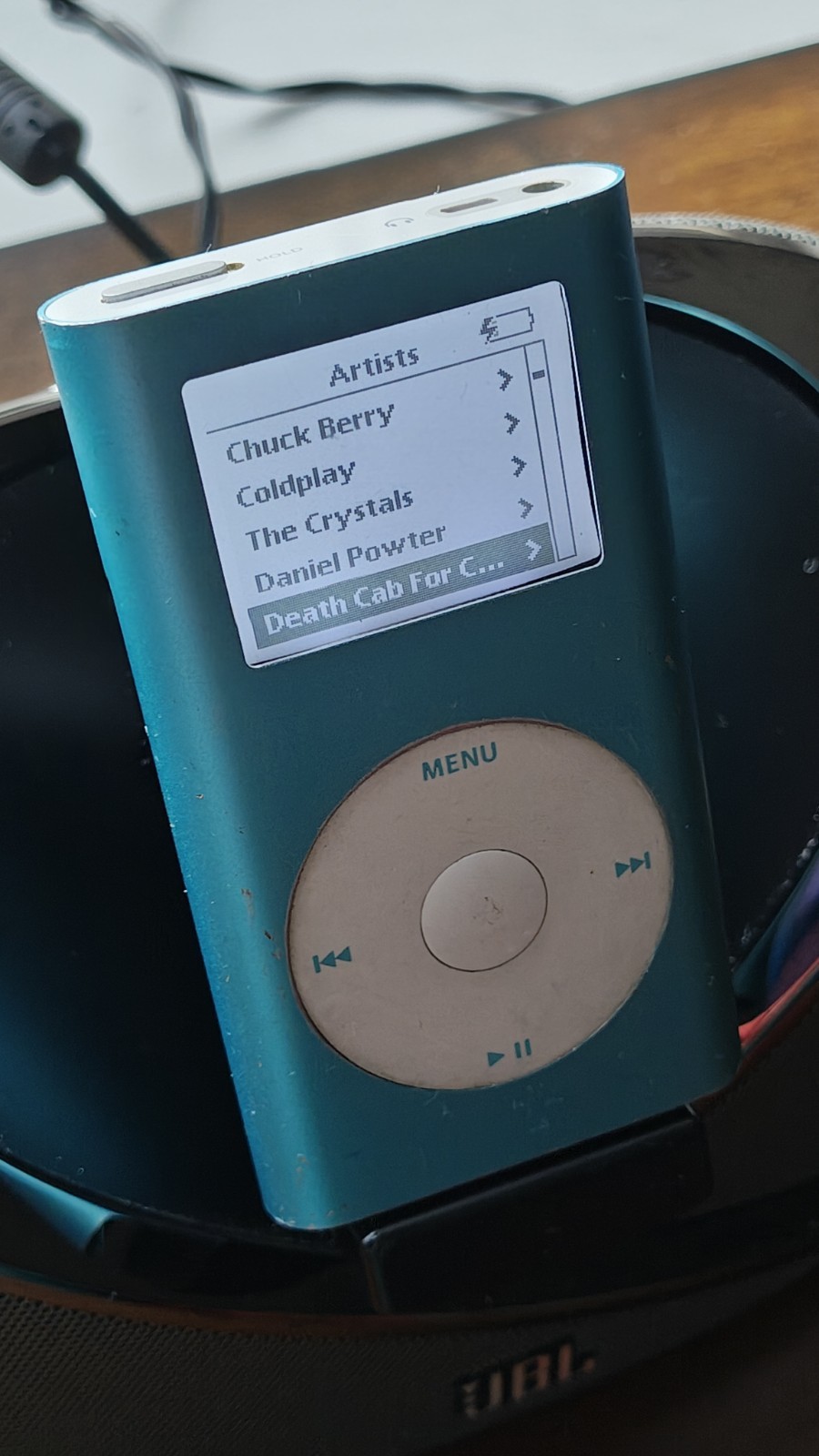 JBL Speaker w/ Remote – Apple iPOD A1051 w/ 499 Songs – Power Cables Included