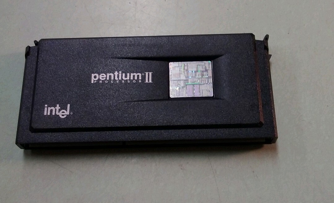 Intel 80522PX233512 SL264 Pentium II 233MHz slot 1 CPU 512K cachE