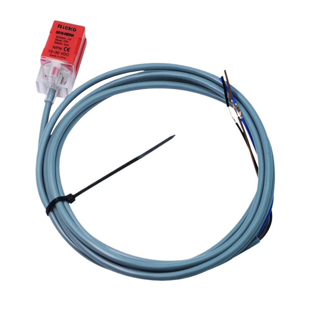 1PC three wire proximity switch SS18-05DNA SS18-05DPA DNB DPB metal sensing sens