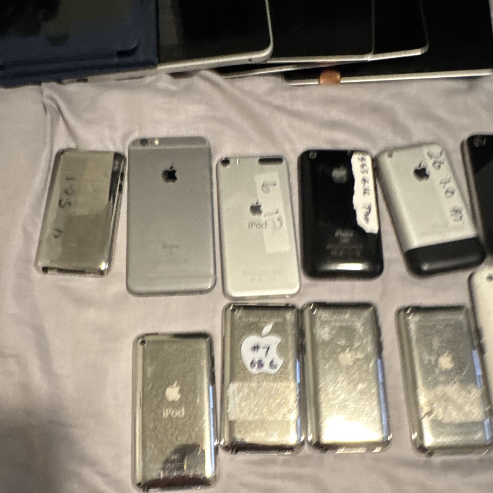 Apple Mixed Lot w/ Assorted iPhone, iPod, & other Devices.