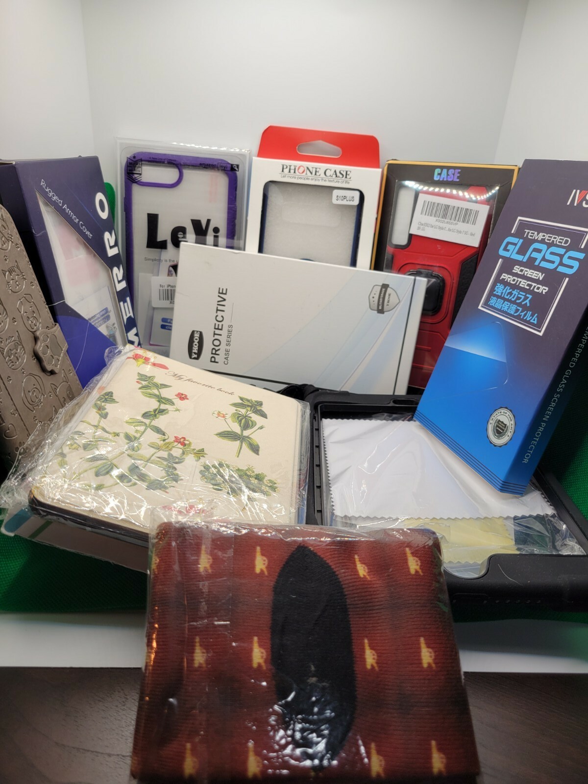 NEW!! RESELLER LOT, Iphone,6, 7,8, s10, table cases, glass protectors etc
