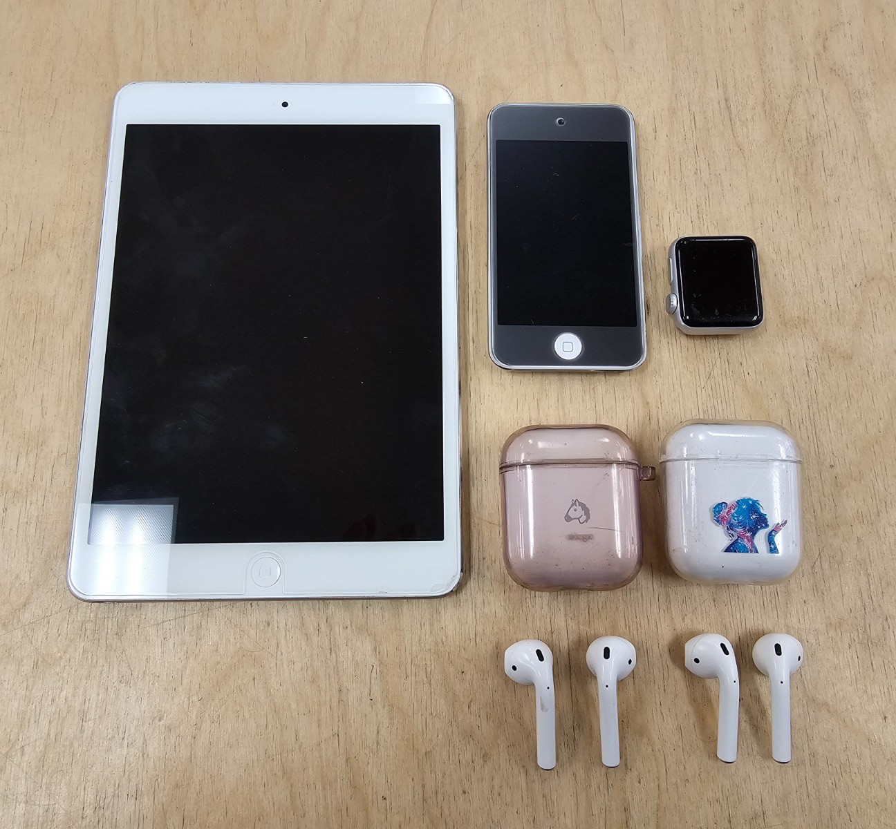 Apple iPod Nano 16GB, iPad Mini 2, Apple Watch Series 3, 2x AirPods 2 AS IS