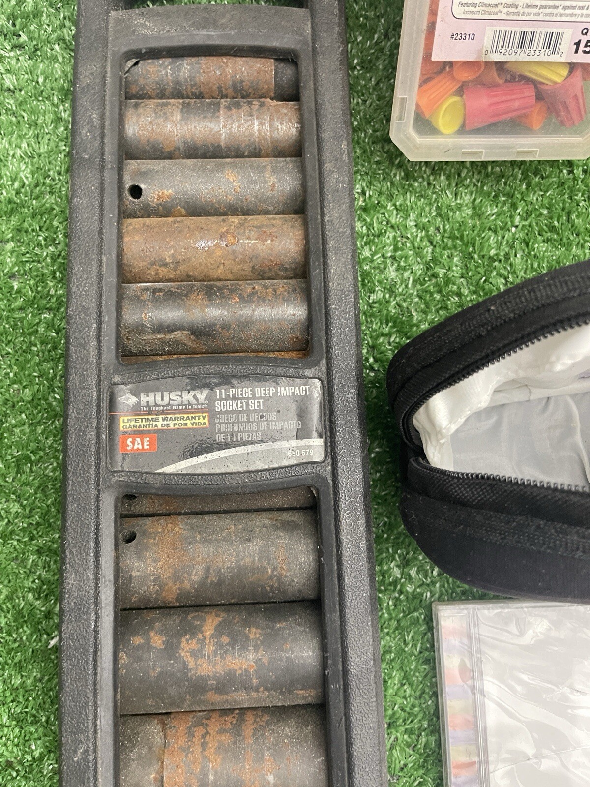 Lots Of Different Items-What You See In The Pictures Are What You Get.-Lot #03