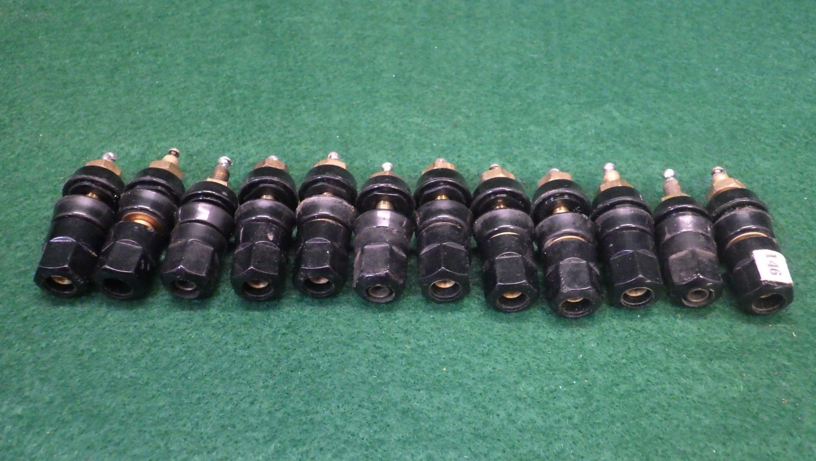 Assorted Lot of Vintage Black and Red 4mm Banana Plug Sockets
