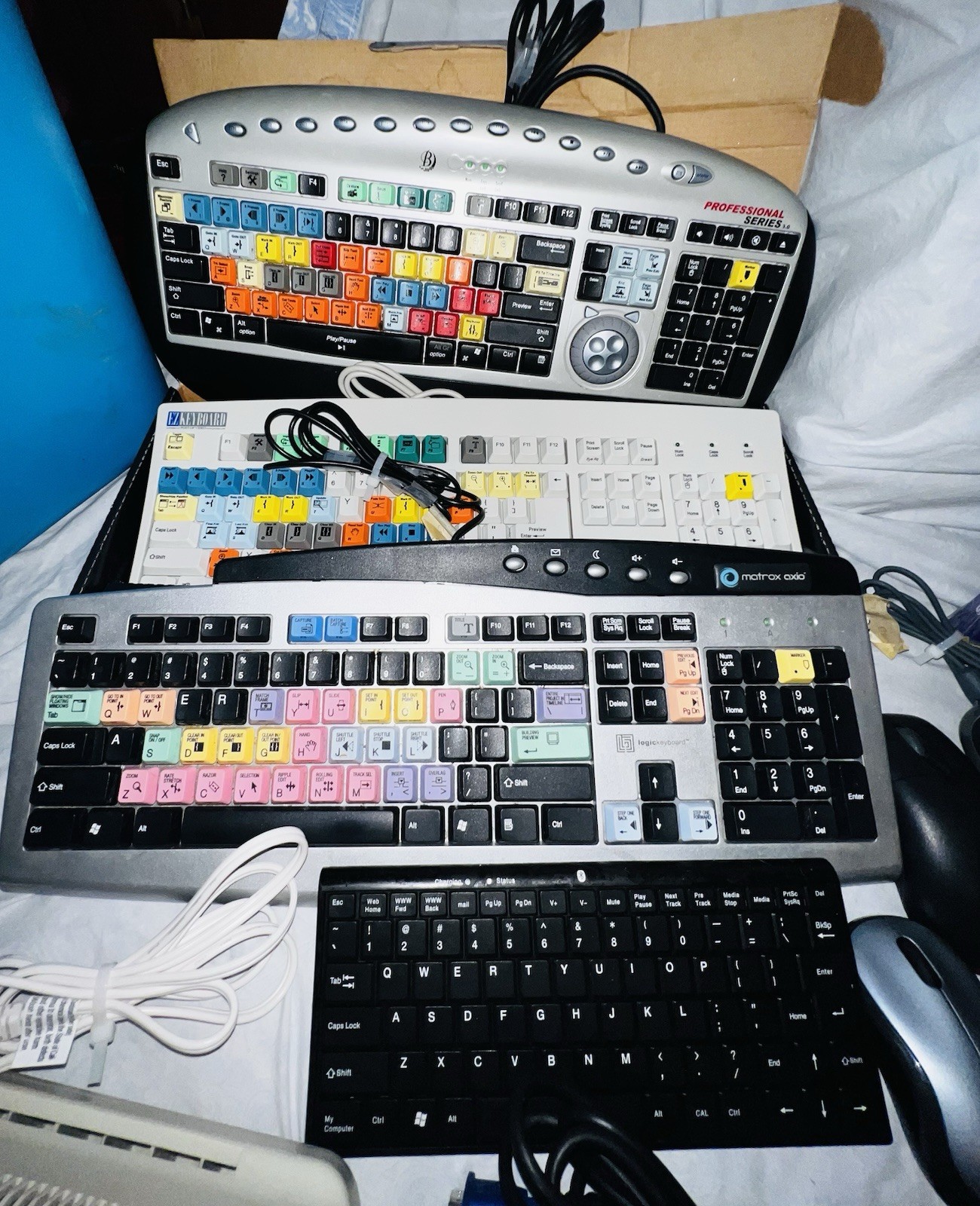LOT OF ASSOCIATED ￼ELECTRONICS, KEYBOARDS, MOUSE, SPEAKERS, LAMINATER, CAMERAS