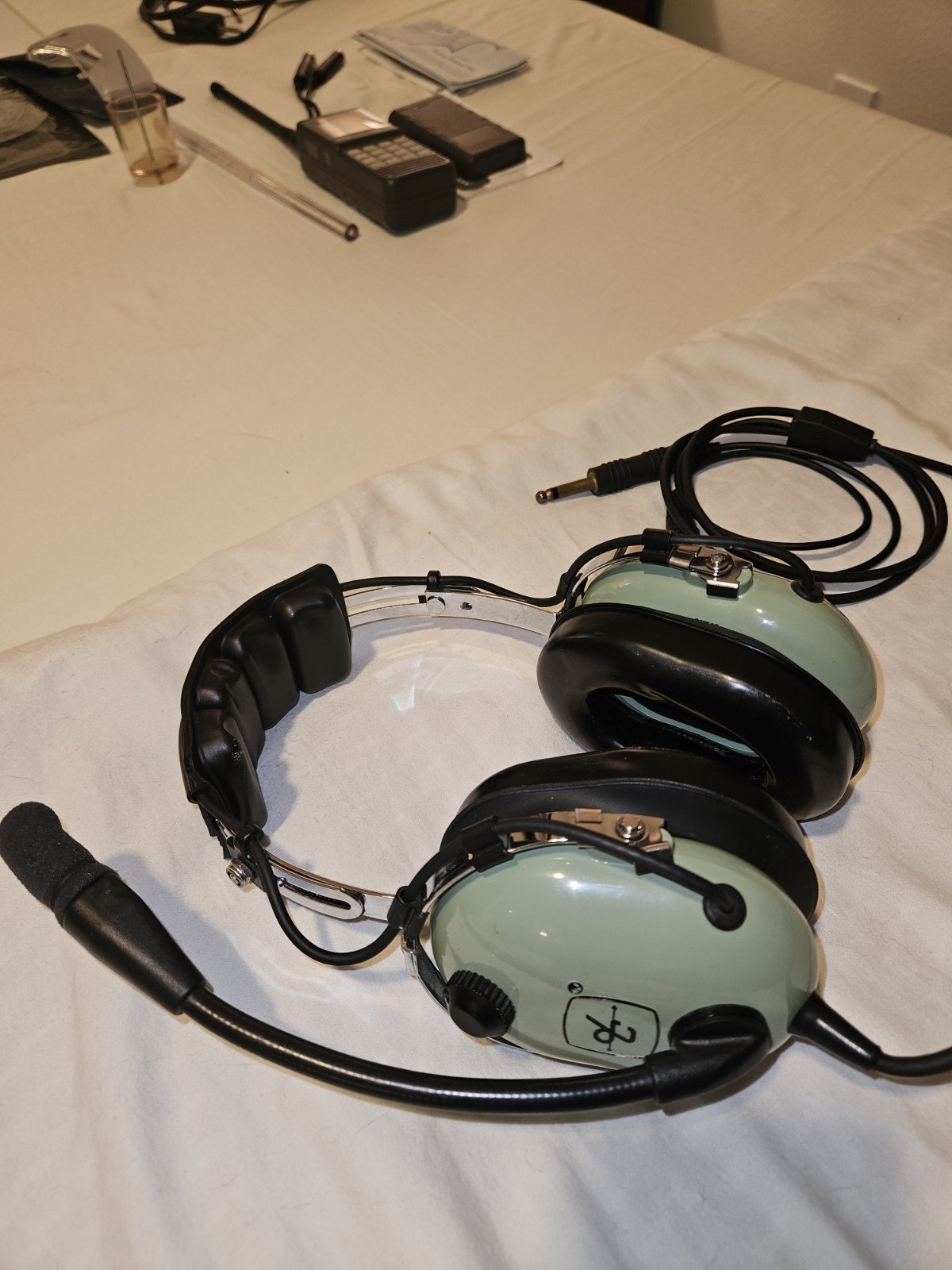 Pilots: Sporty’s SP-400 Nav/Com, David Clark Headset, Flight Bag