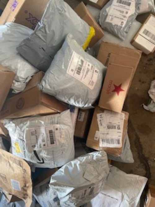 Mystery Box: Overstock, Returned Mail, Unclaimed 10 pieces per mystery box