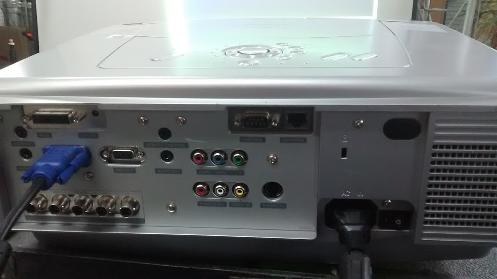 Hitachi cp-x1250 PROJECTOR 4500 lumen xga POWER zoom focus VIEWSONIC PJ1172 388h