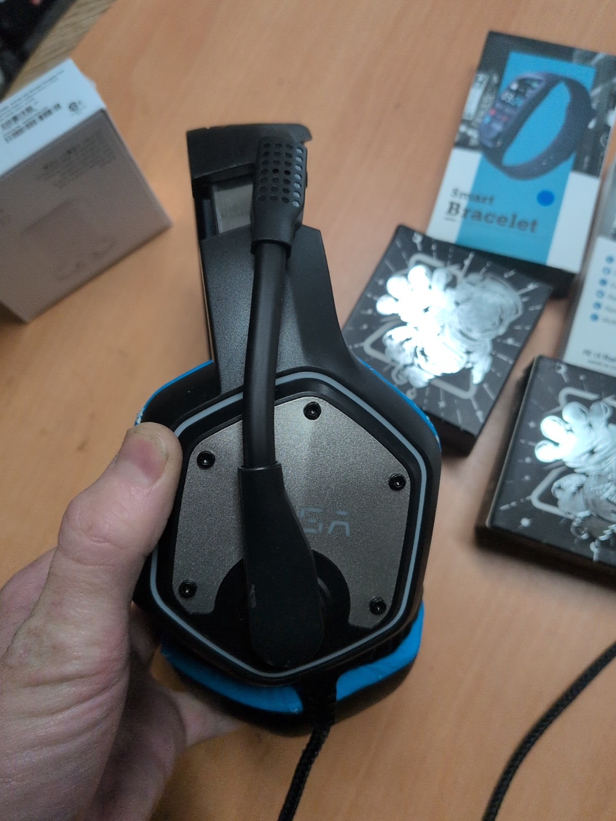 Echo Dot, Smart Band, Fake AEarpods, USB Eksa headset, 2x Bluetooth Mini Speaker