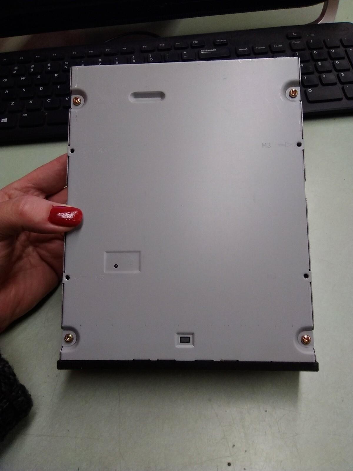 Hitachi LG GCC-4320B 32X Internal IDE CD-RW/DVD-ROM Drive P/N 5502414