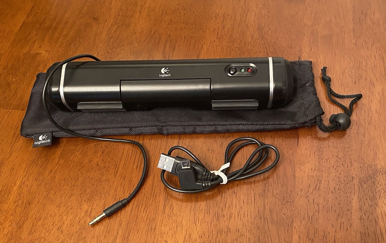 Logitech Speaker For Ipad To Provide Sound Quality With Charger And Storage Bag