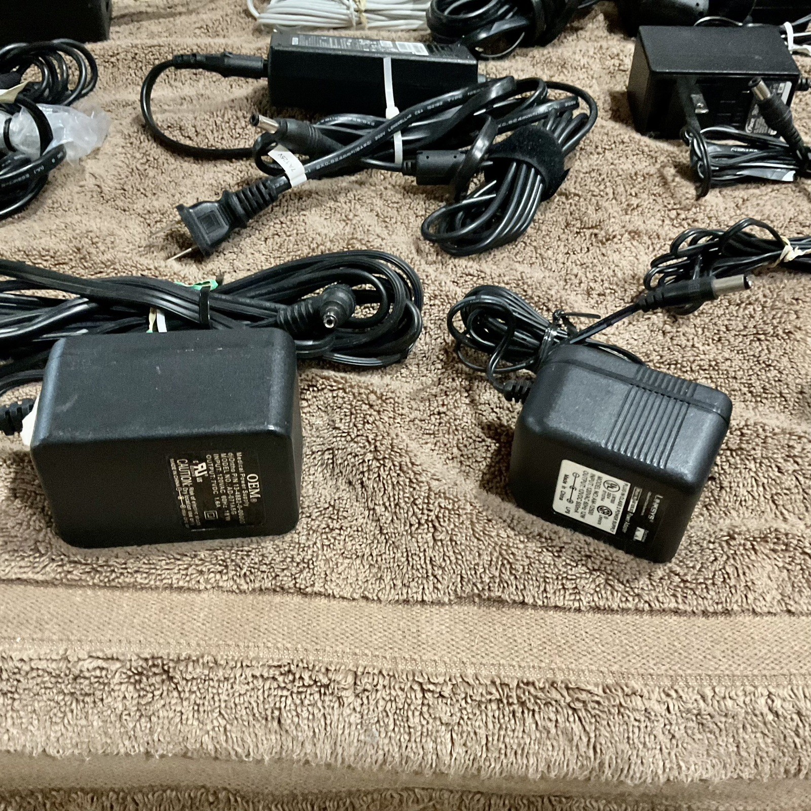 VINTAGE BUNDLE (10) AC APPLIANCE CHARGERS