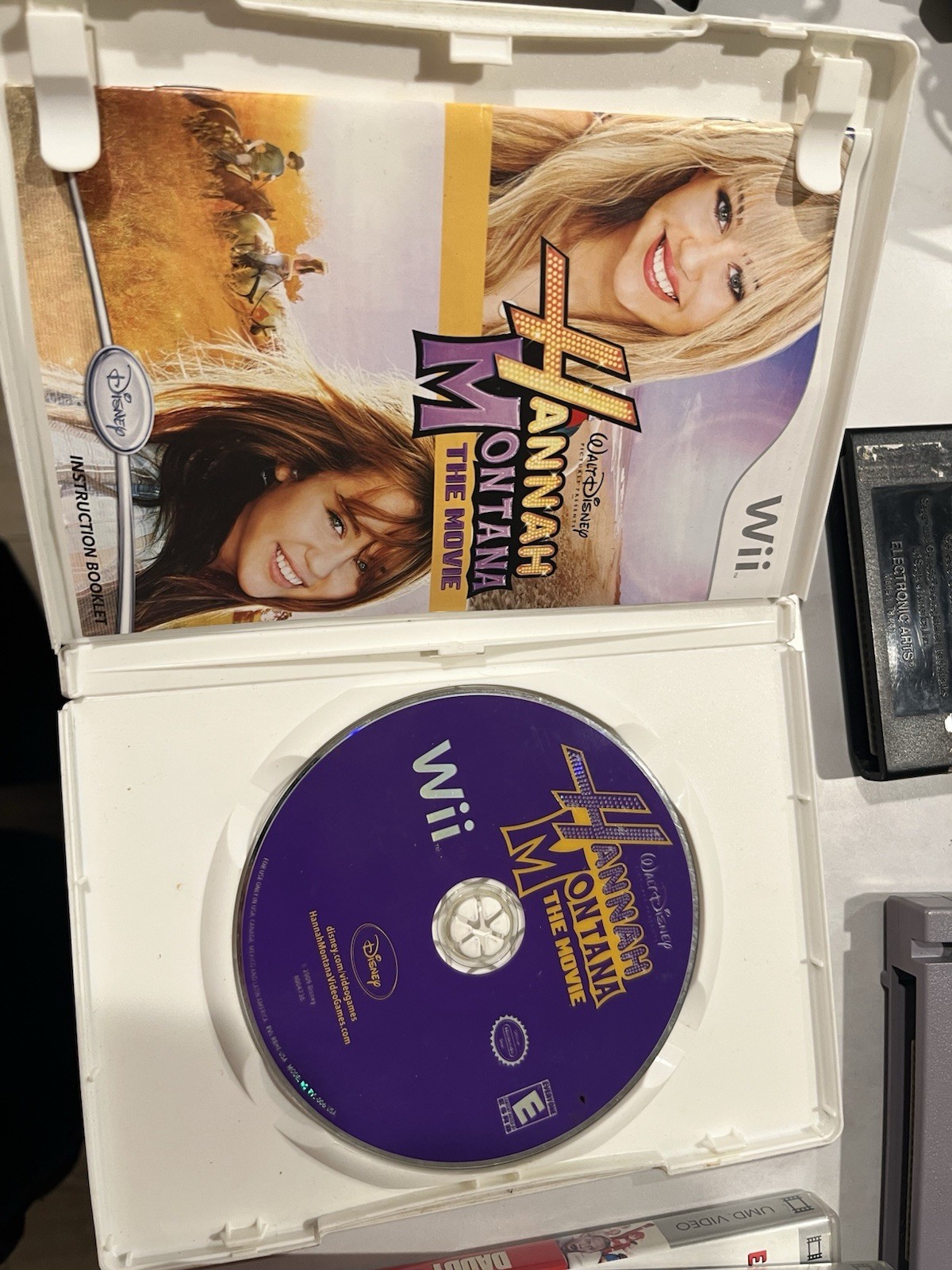 Random miscellaneous bag Controller, N64 Memory, DVD, ETC – CHEAP AS IS