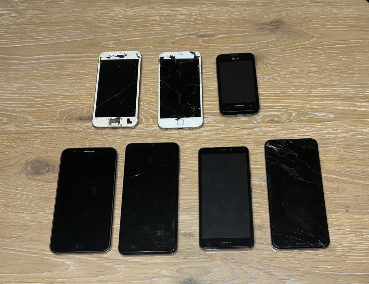 Mixed Lot Of 7 Smartphones- Apple, Samsung, LG, Nokia- For Parts Or Repair