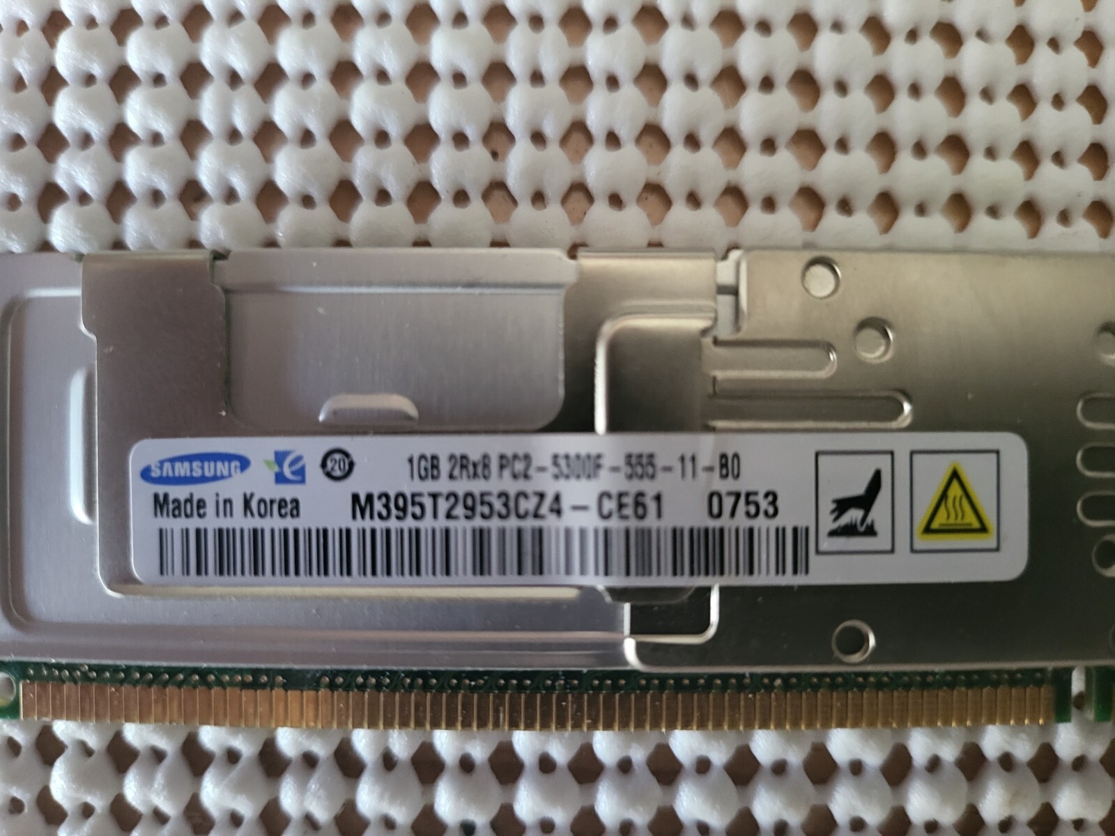Samsung M395T2953CZ4-CE61 (6-GB)  6 X 1GB Ram DDR2 SDRAM DIMM 240-Pins PC2-5300F