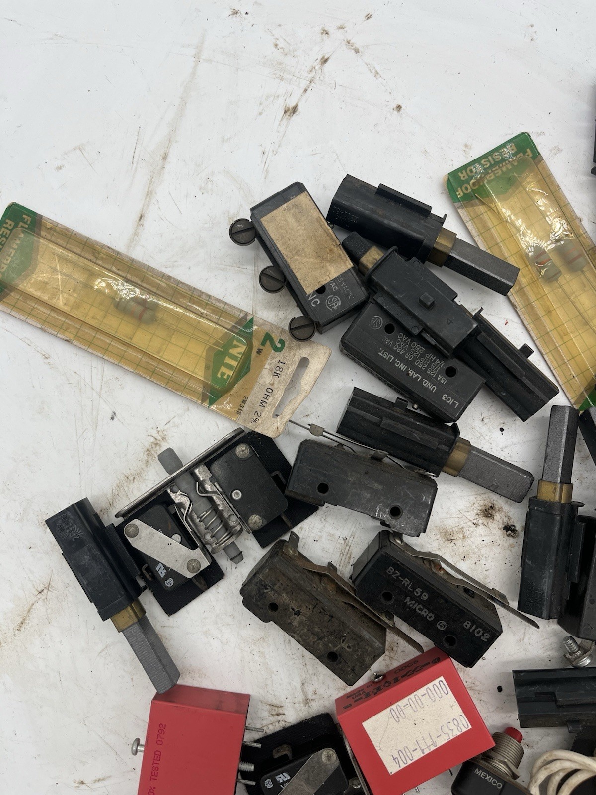 Misc Electronics (UNTESTED) INCLUDES micro bz-r814,micro ba-2r-p4, opto 22 odc5
