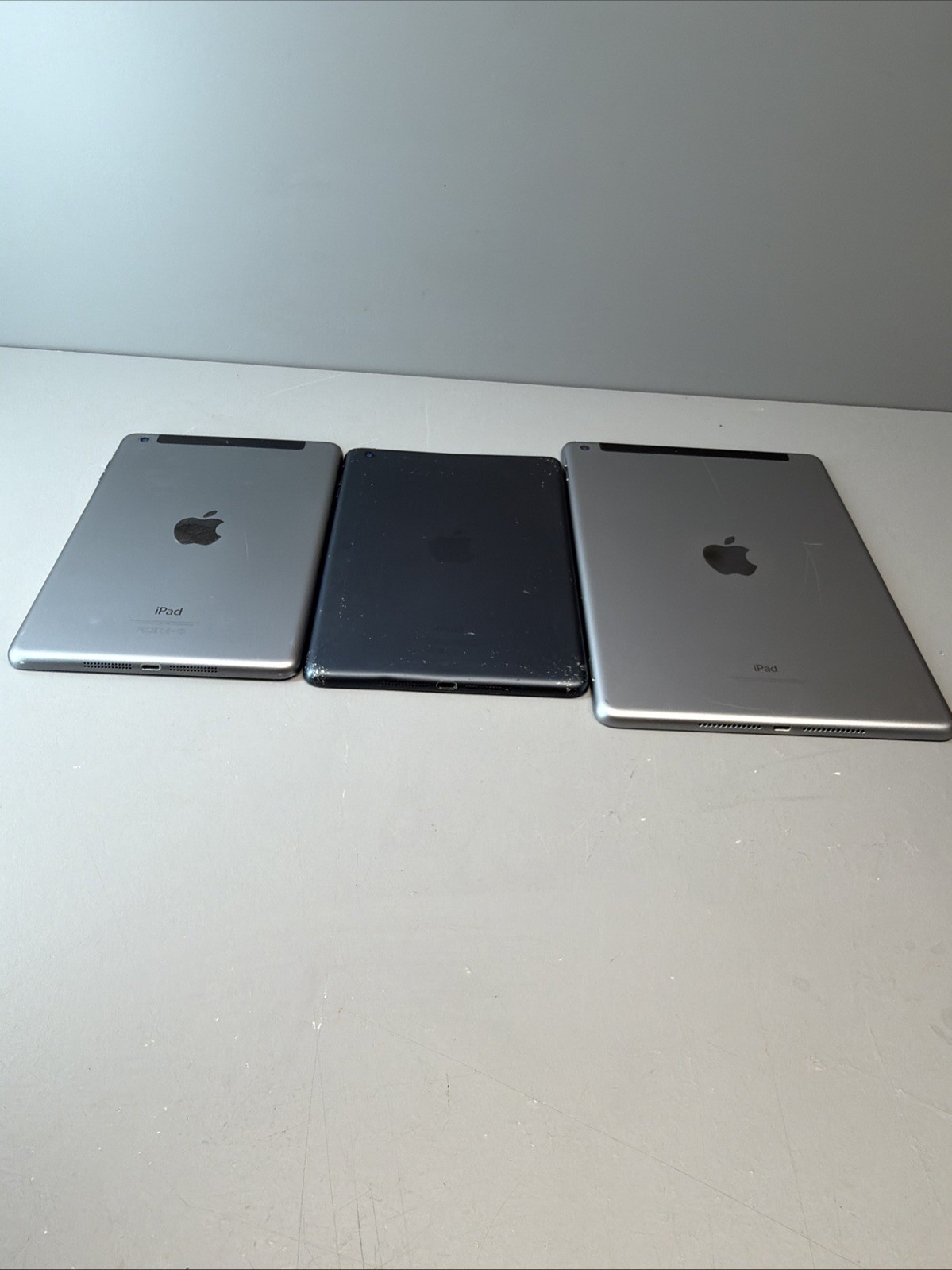 iPads For Parts Or Repair Only A1954, A1432, A1490, Mixed Lot Of 3 AS IS