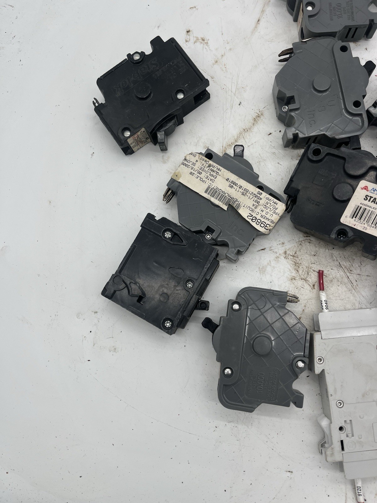 Misc Electronics (UNTESTED) INCLUDES AB1489-M, AMERICAN STAB-LOK, UBIF-20N