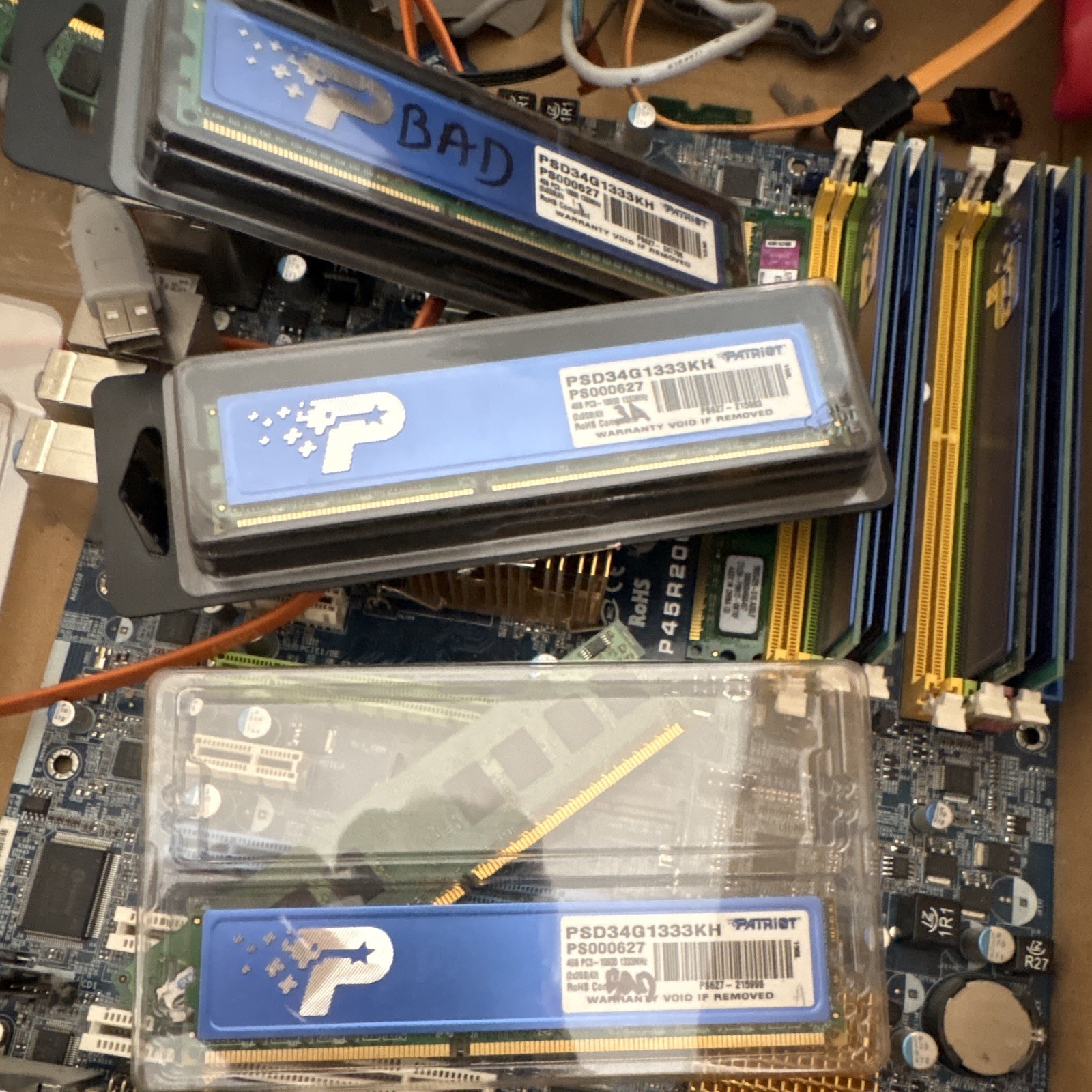 Untested, “As Is” ASRock P45R2000-WiFi Motherboard DDR2 or 3? RAM Scrap