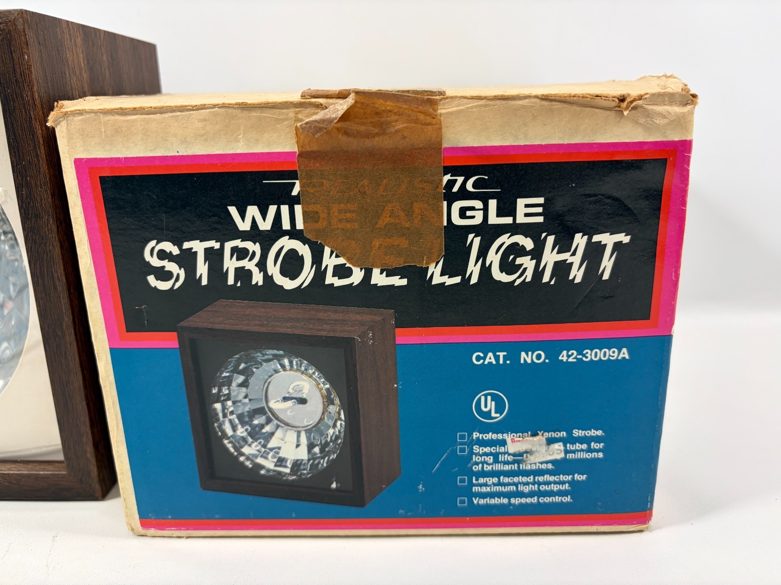 Vintage Realistic Wide Angle Strobe Walnut Veneer Finish 42-3009A WORKS