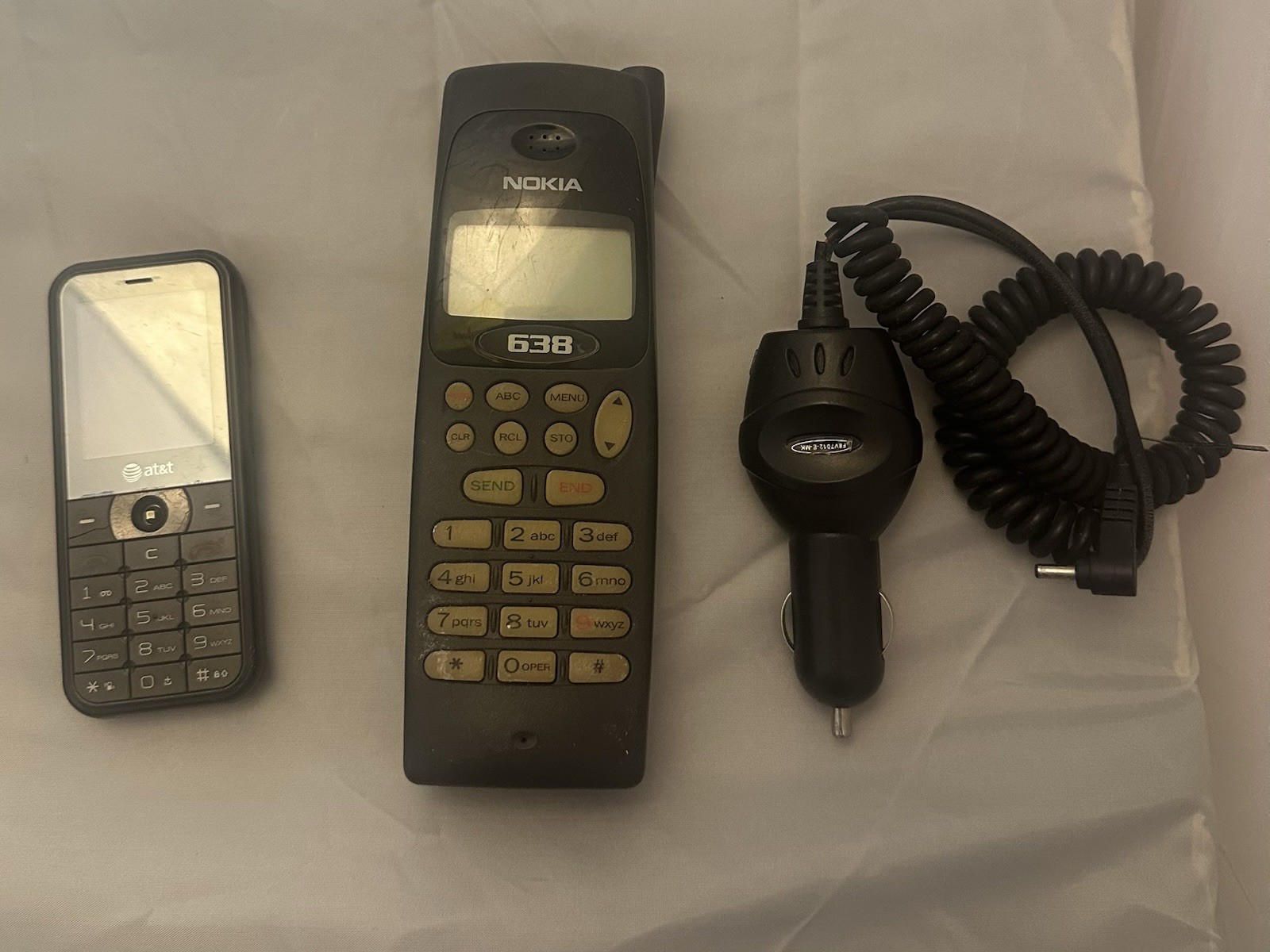 Vintage Phone Lot (Nokia, Etc.) & Accessories FOR PARTS ONLY B7