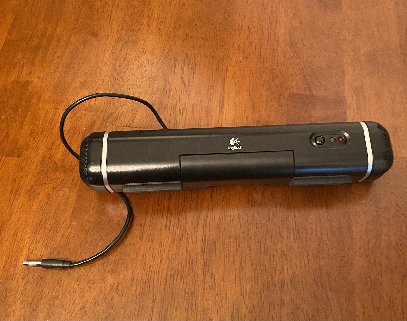 Logitech Speaker For Ipad To Provide Sound Quality With Charger And Storage Bag