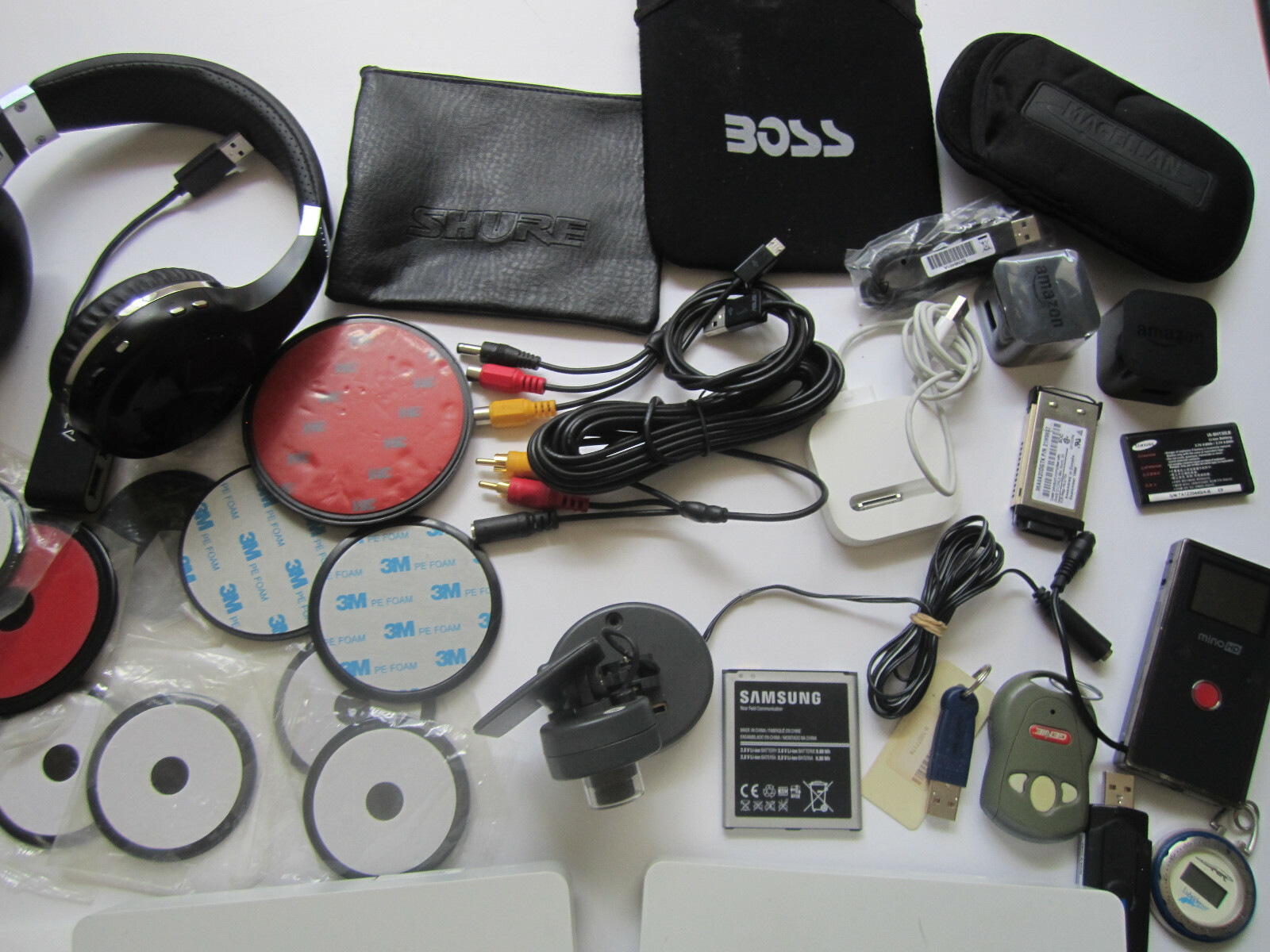 Mixed Lot of Electronics,Car Windshield Suction Cup Mount, mice, etc, E