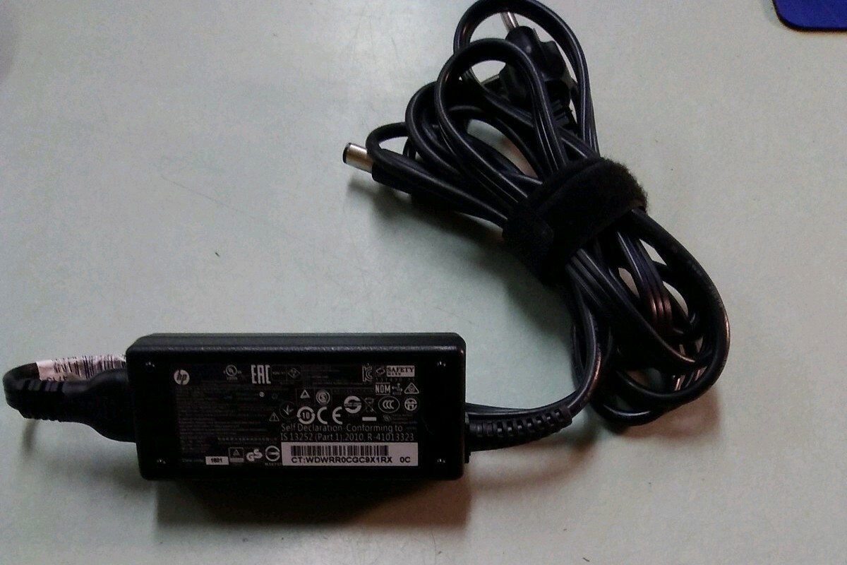 HP Laptop AC Power Adapter Charger 19.5V 2.31A 45W HP 744481-002