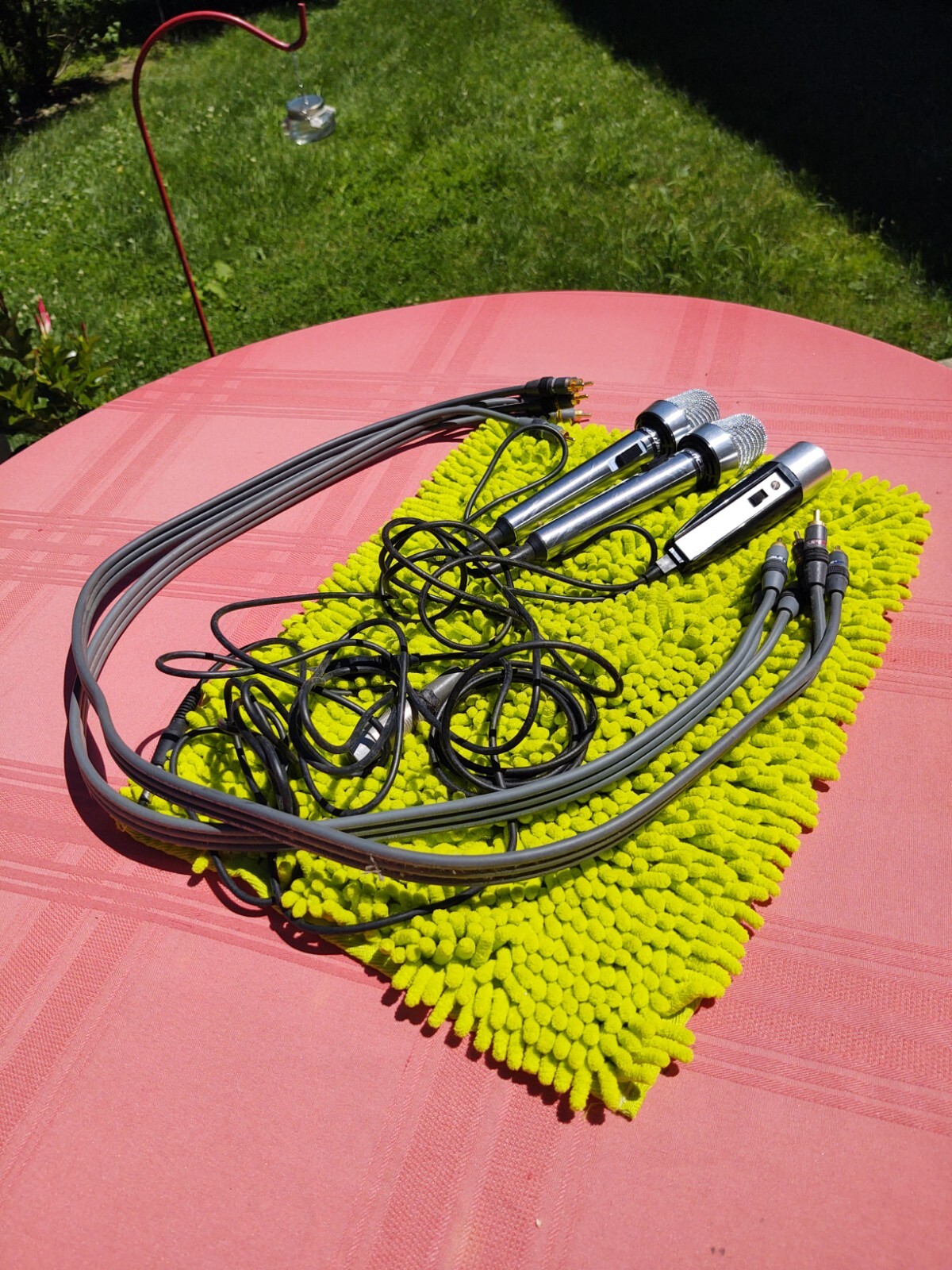3 Microphones 2 Realistic, One Shur