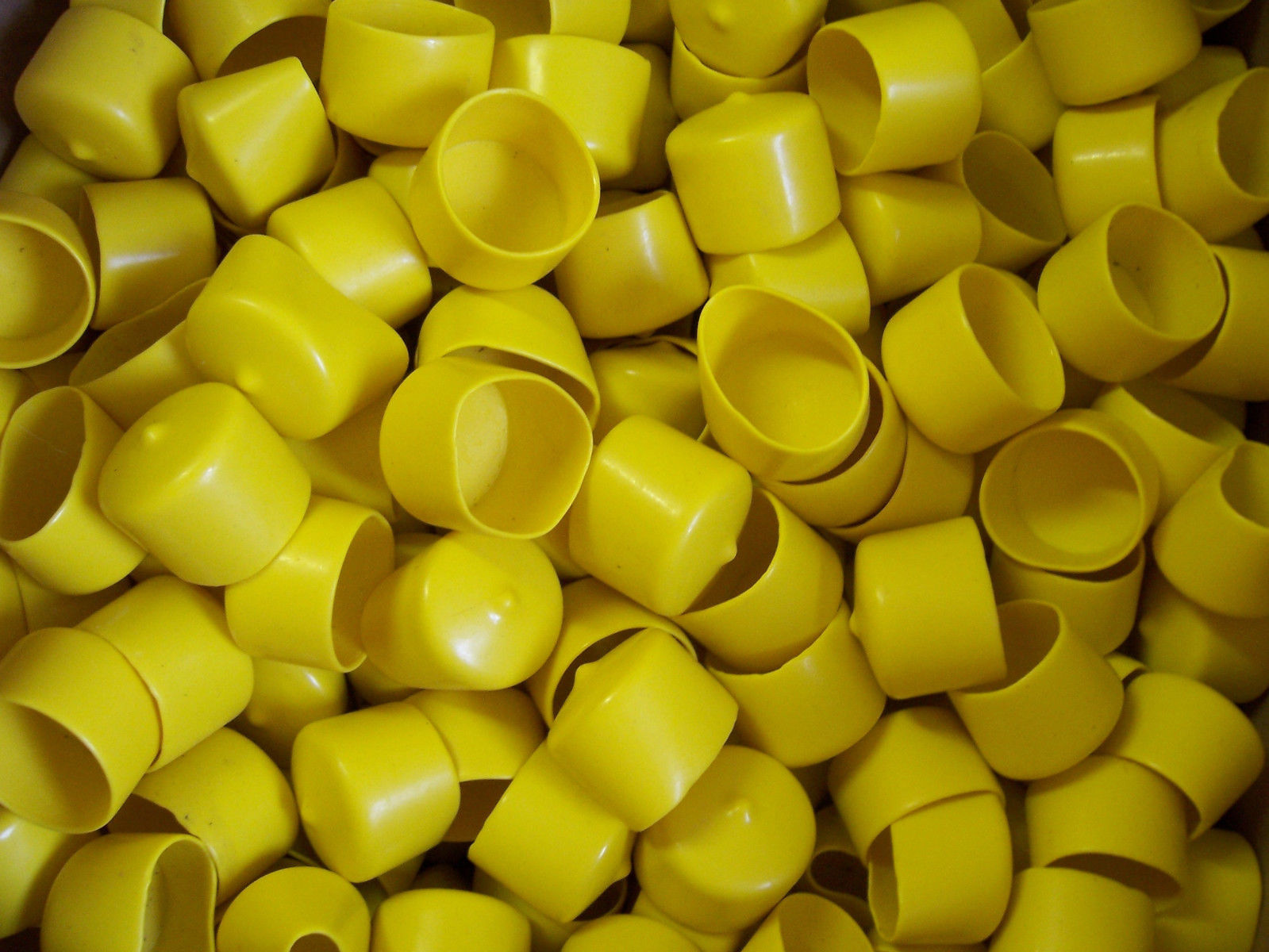 REPLACEMENT SAFETY YELLOW RUBBER FEET CUP for speaker stand ULTIMATE 1.5″ around