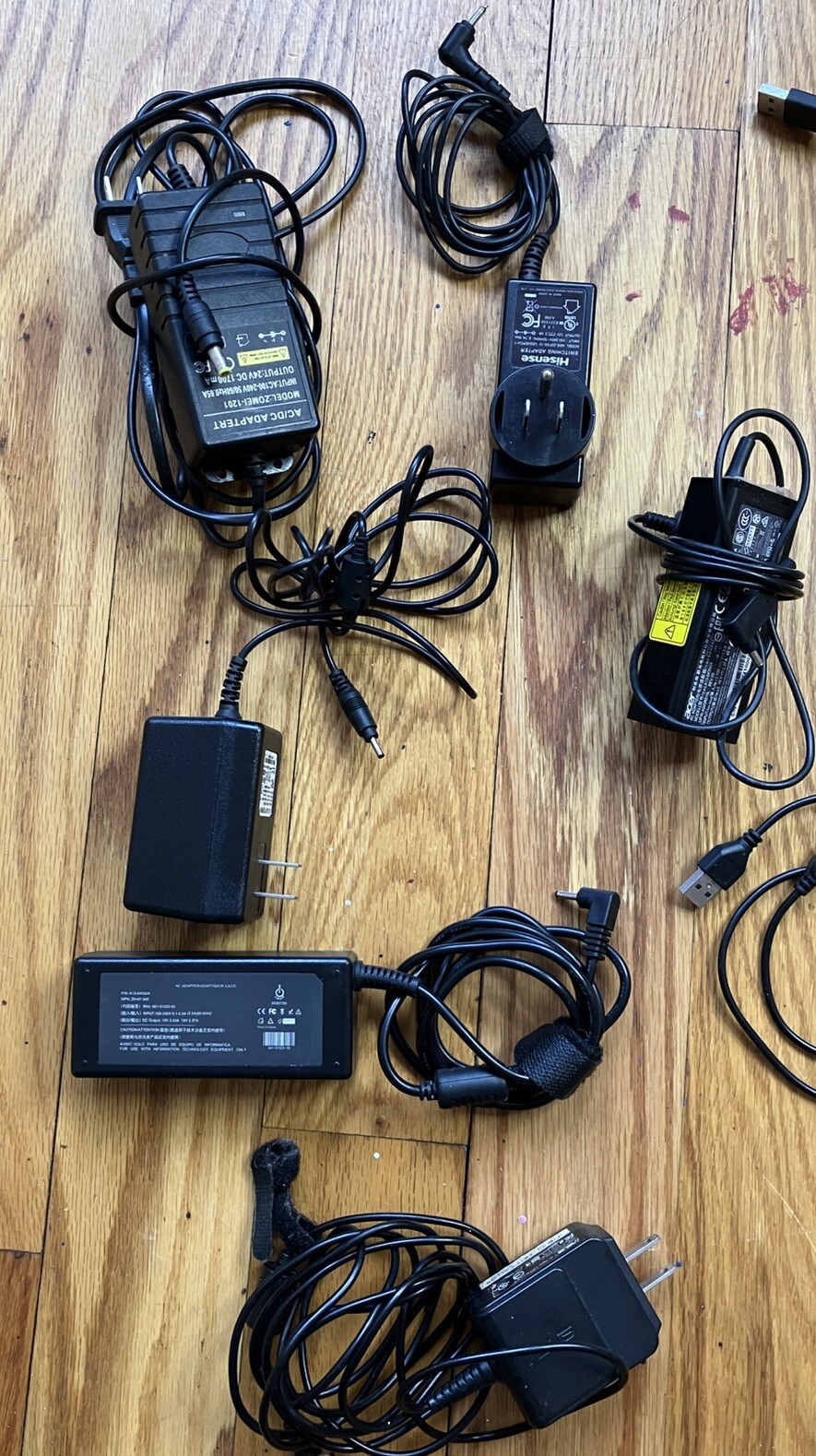 Bag Of Miscellaneous Gadget Cords And Chargers
