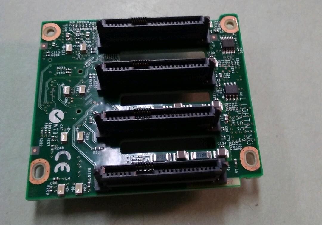 IBM 43V7070 SAS 2.5″ Hard Drive Backplane Board